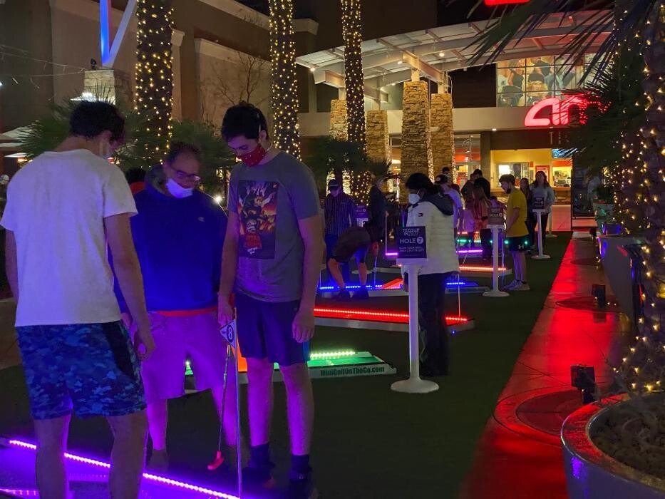 Images Mini Golf on the Go-Arizona's Mini Golf that Comes to You