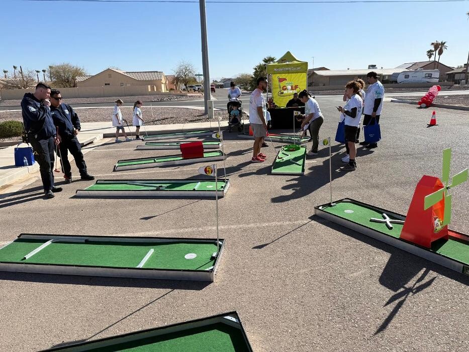 Images Mini Golf on the Go-Arizona's Mini Golf that Comes to You