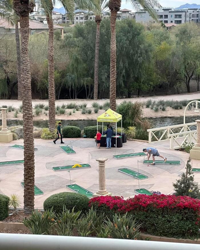 Images Mini Golf on the Go-Arizona's Mini Golf that Comes to You