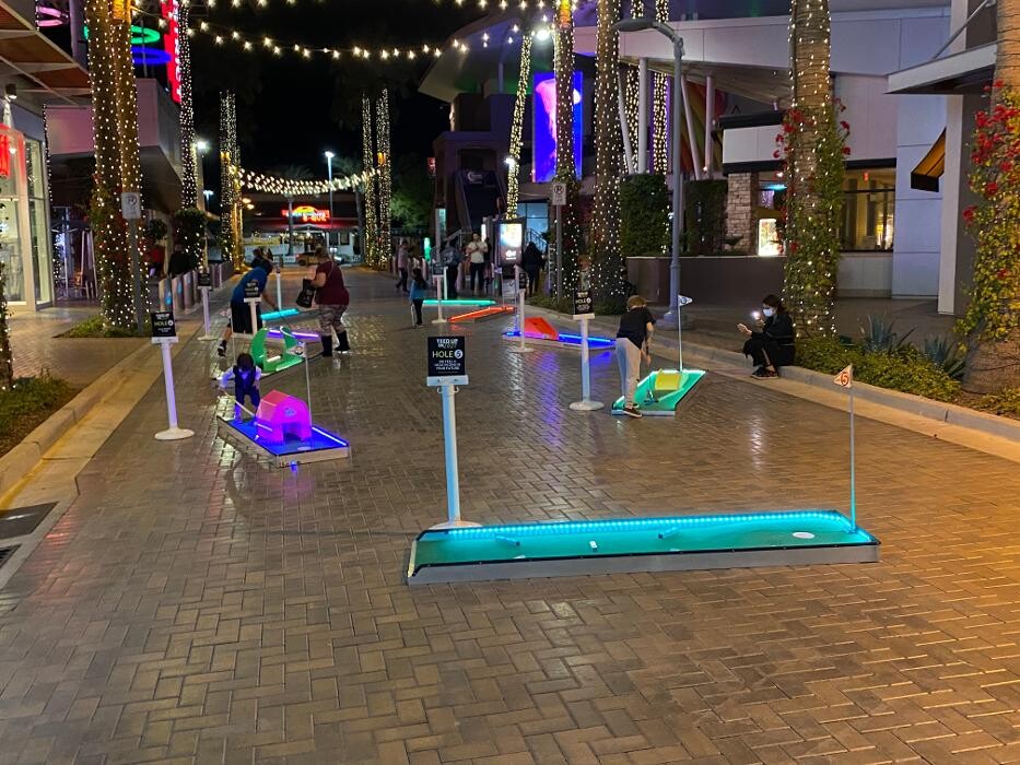 Images Mini Golf on the Go-Arizona's Mini Golf that Comes to You