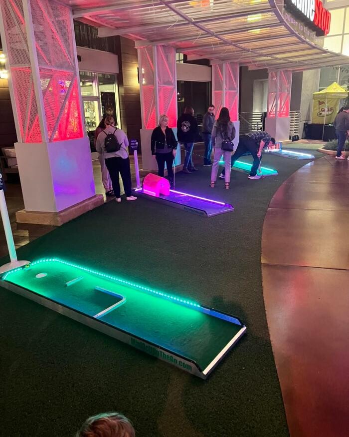 Images Mini Golf on the Go-Arizona's Mini Golf that Comes to You