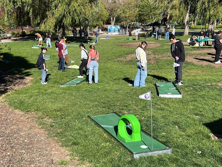 Images Mini Golf on the Go-Arizona's Mini Golf that Comes to You