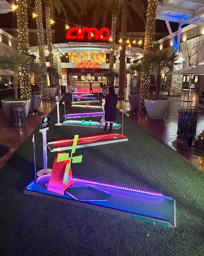 Images Mini Golf on the Go-Arizona's Mini Golf that Comes to You