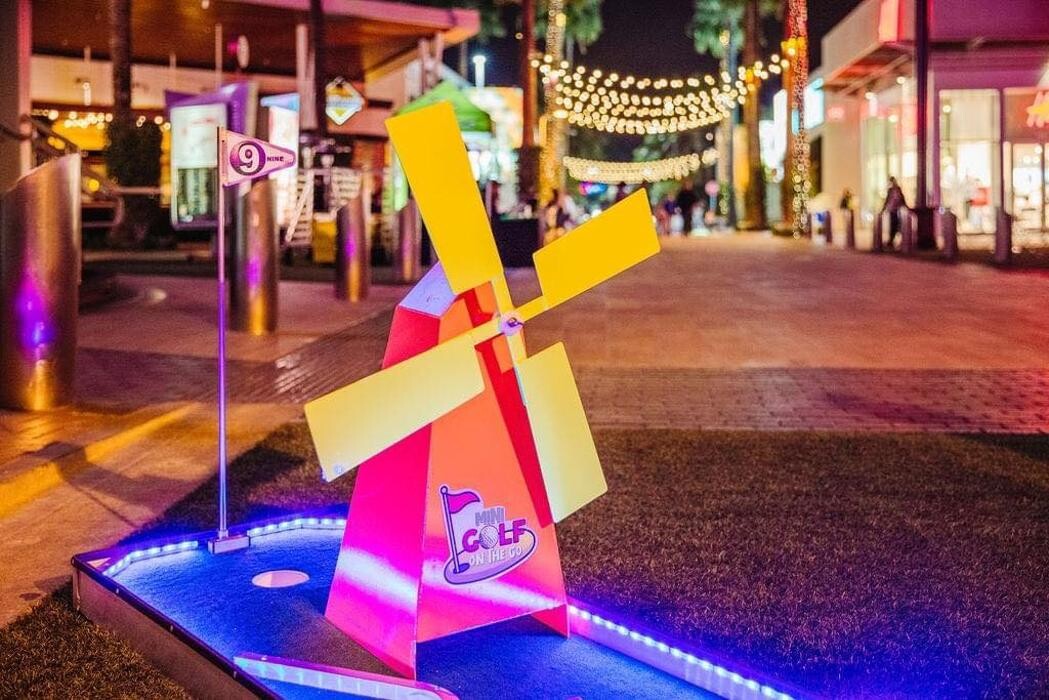 Images Mini Golf on the Go-Arizona's Mini Golf that Comes to You