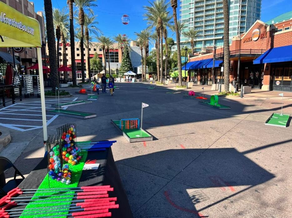 Images Mini Golf on the Go-Arizona's Mini Golf that Comes to You