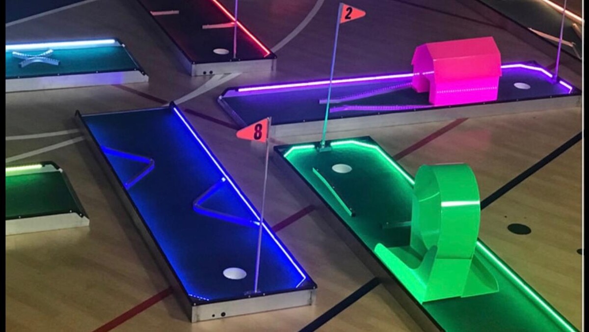 Images Mini Golf on the Go-Arizona's Mini Golf that Comes to You