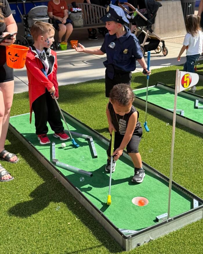 Images Mini Golf on the Go-Arizona's Mini Golf that Comes to You