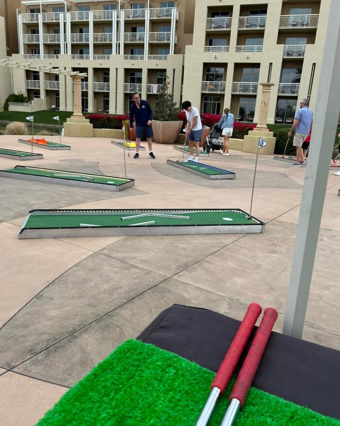 Images Mini Golf on the Go-Arizona's Mini Golf that Comes to You