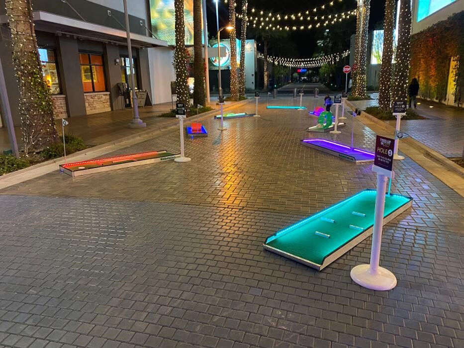 Images Mini Golf on the Go-Arizona's Mini Golf that Comes to You