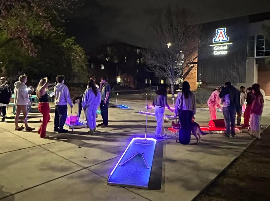 Images Mini Golf on the Go-Arizona's Mini Golf that Comes to You