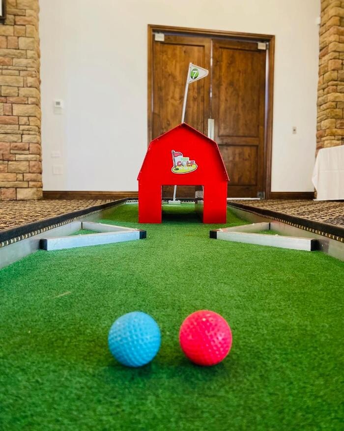 Images Mini Golf on the Go-Arizona's Mini Golf that Comes to You