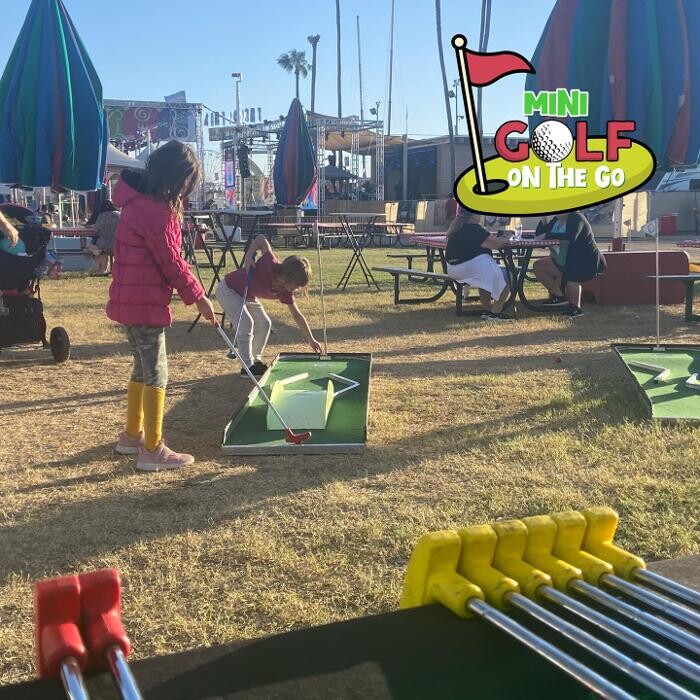 Images Mini Golf on the Go-Arizona's Mini Golf that Comes to You