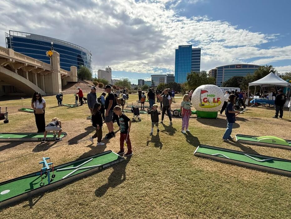 Images Mini Golf on the Go-Arizona's Mini Golf that Comes to You