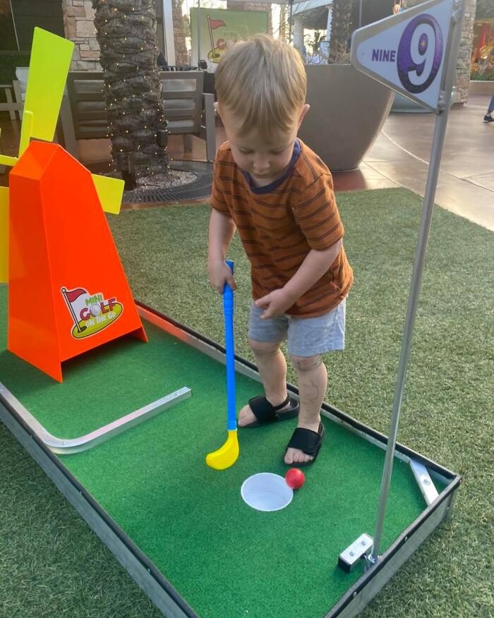 Images Mini Golf on the Go-Arizona's Mini Golf that Comes to You