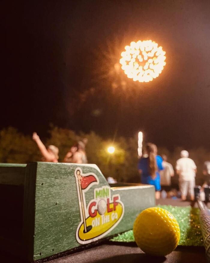 Images Mini Golf on the Go-Arizona's Mini Golf that Comes to You
