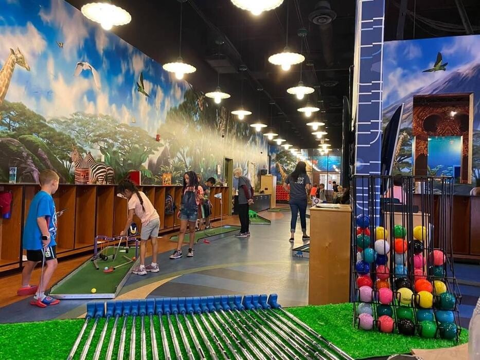 Images Mini Golf on the Go-Arizona's Mini Golf that Comes to You