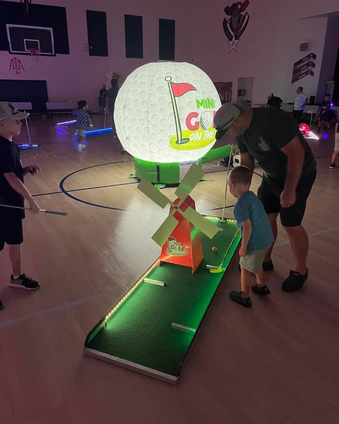 Images Mini Golf on the Go-Arizona's Mini Golf that Comes to You