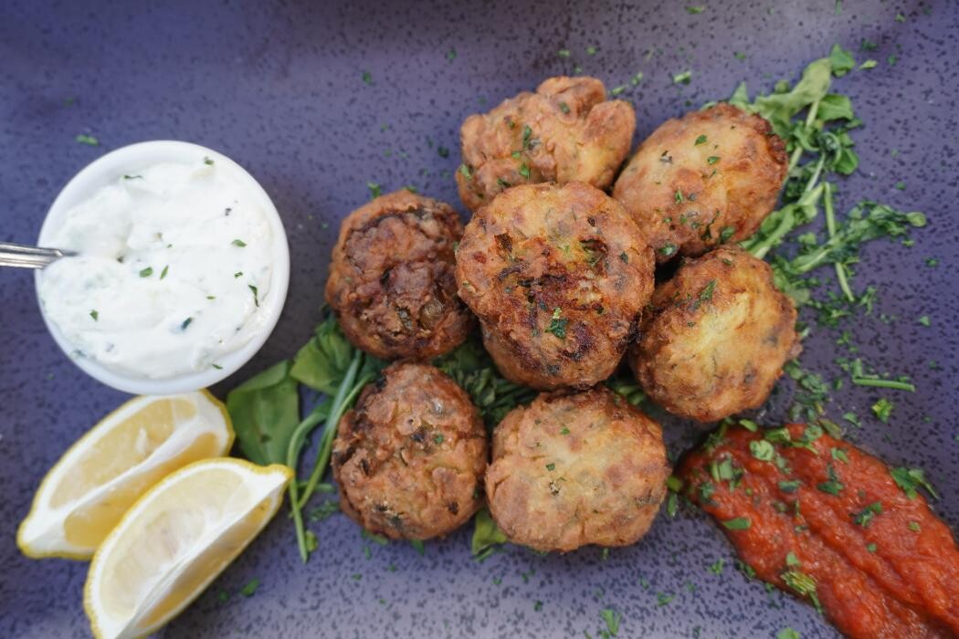 Images Meraki Gyro & Bakery