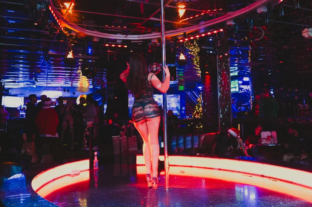 Images Larry Flynt's Hustler Club