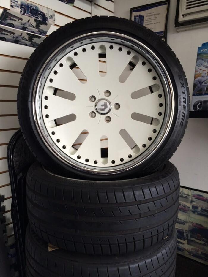 Images Howie's Tire & Wheel
