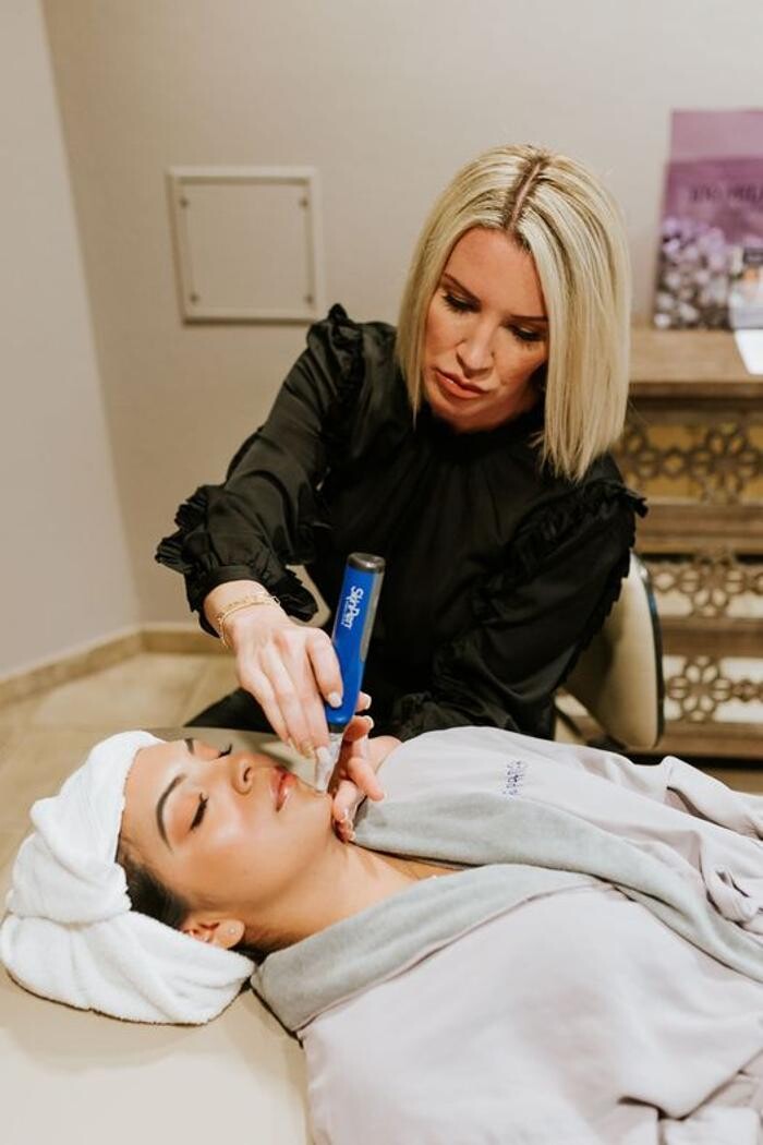 Images Daired's Salon & Spa Pangea