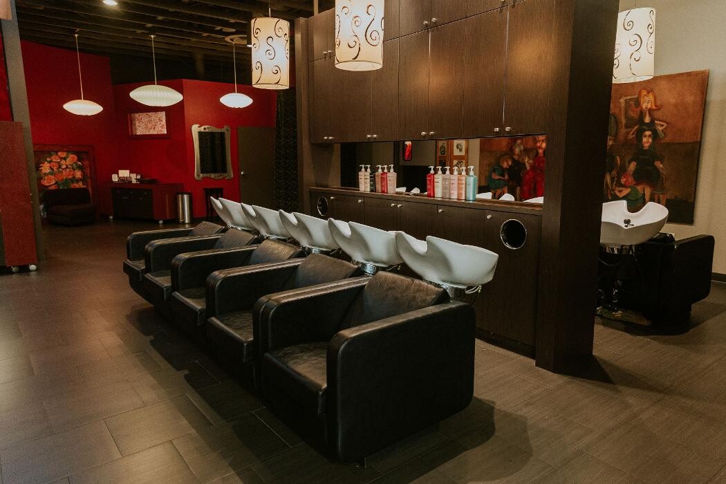 Images Daired's Salon & Spa Pangea