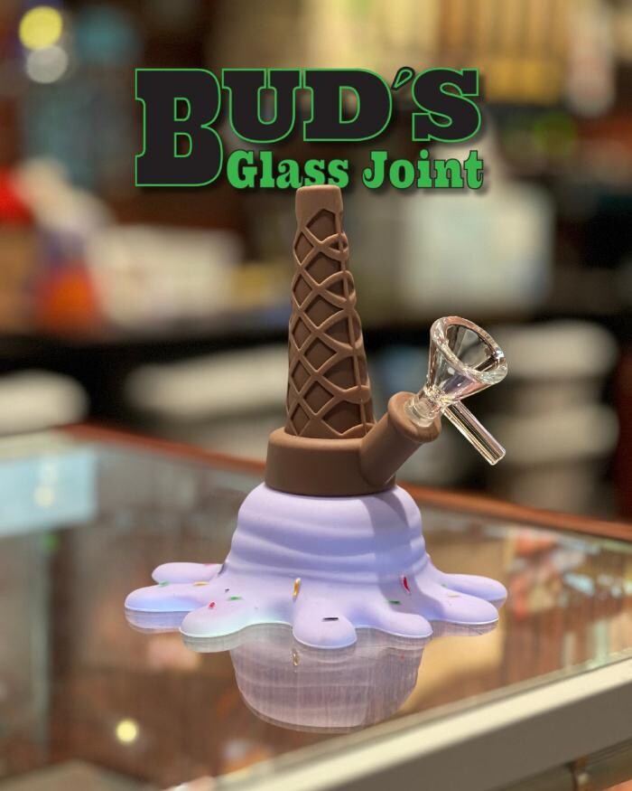 Images Bud's on Grand