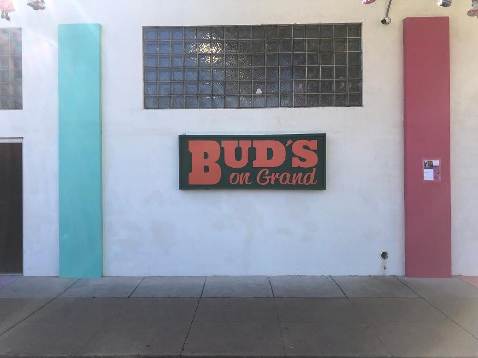 Images Bud's on Grand