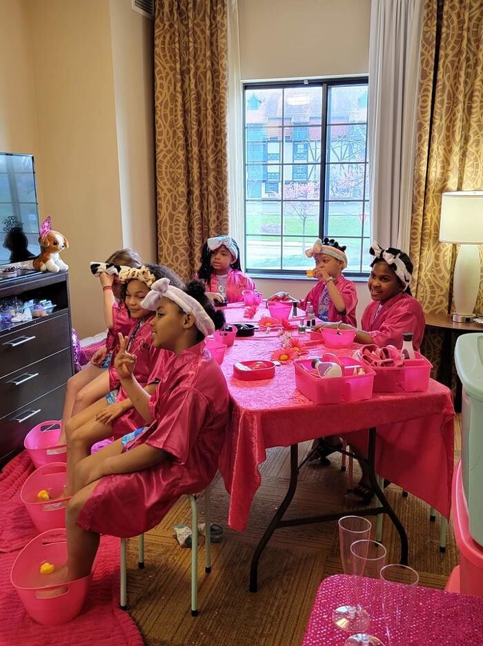 Images St. Louis Children's Party