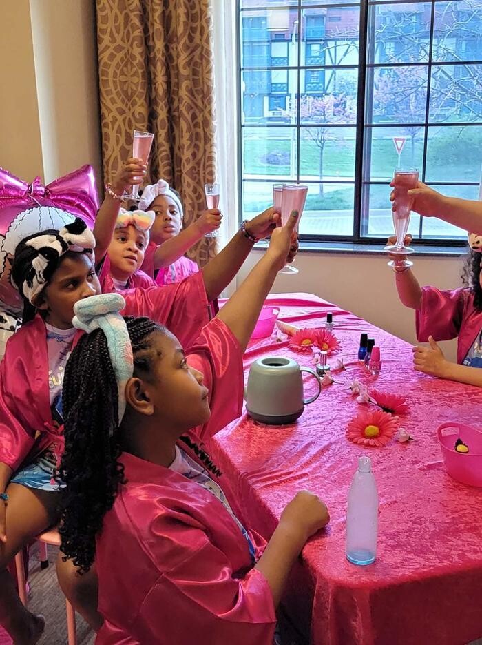 Images St. Louis Children's Party