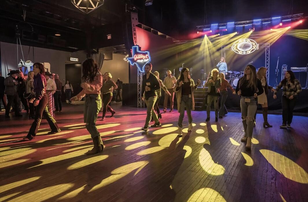 Images Gilley's Dallas