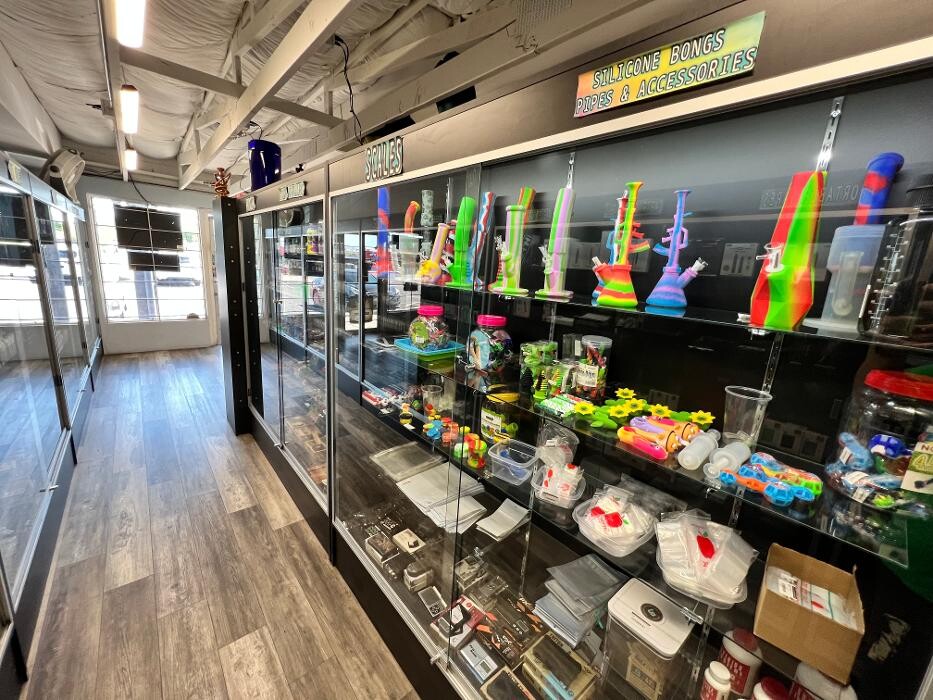 Images It's All Goodz Smoke Shop McDowell Rd