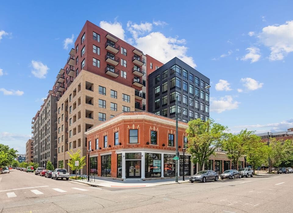 Images AMLI at Uptown