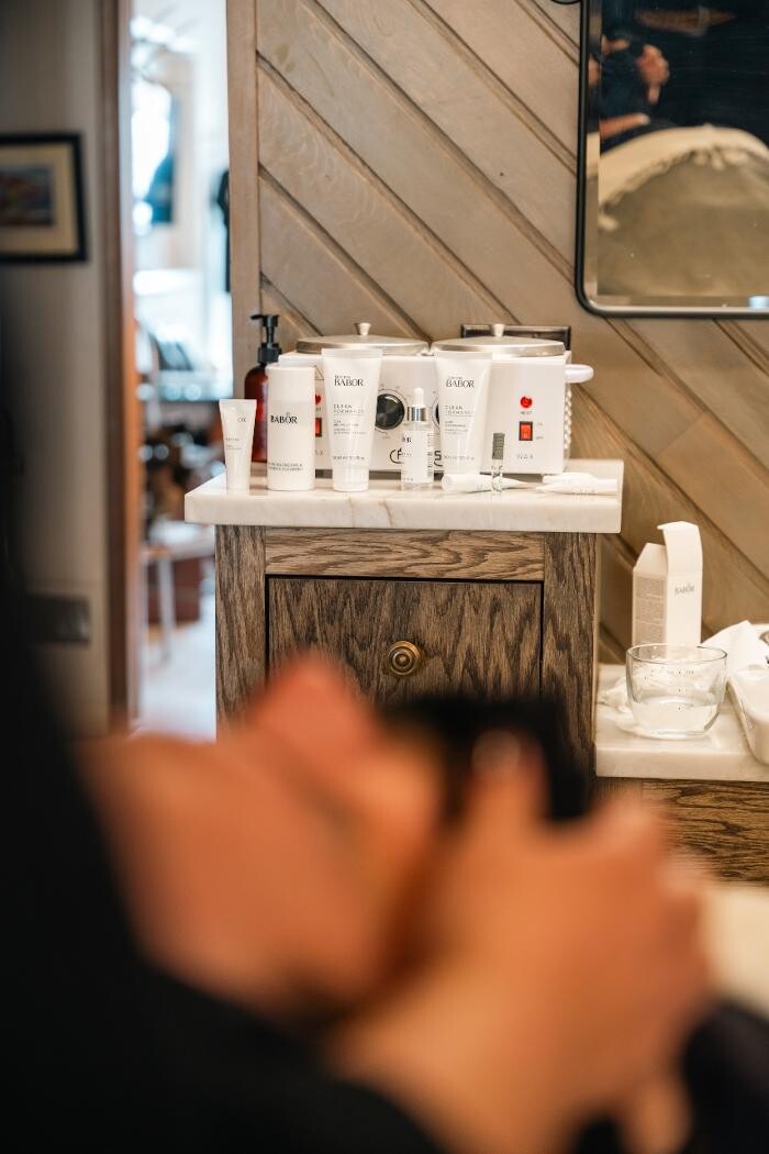 Images Sam Hill's Barbershop by Arrow