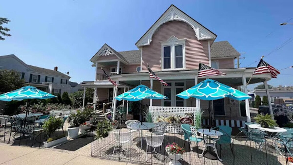 Images The Pink House Tea Room & Bnb