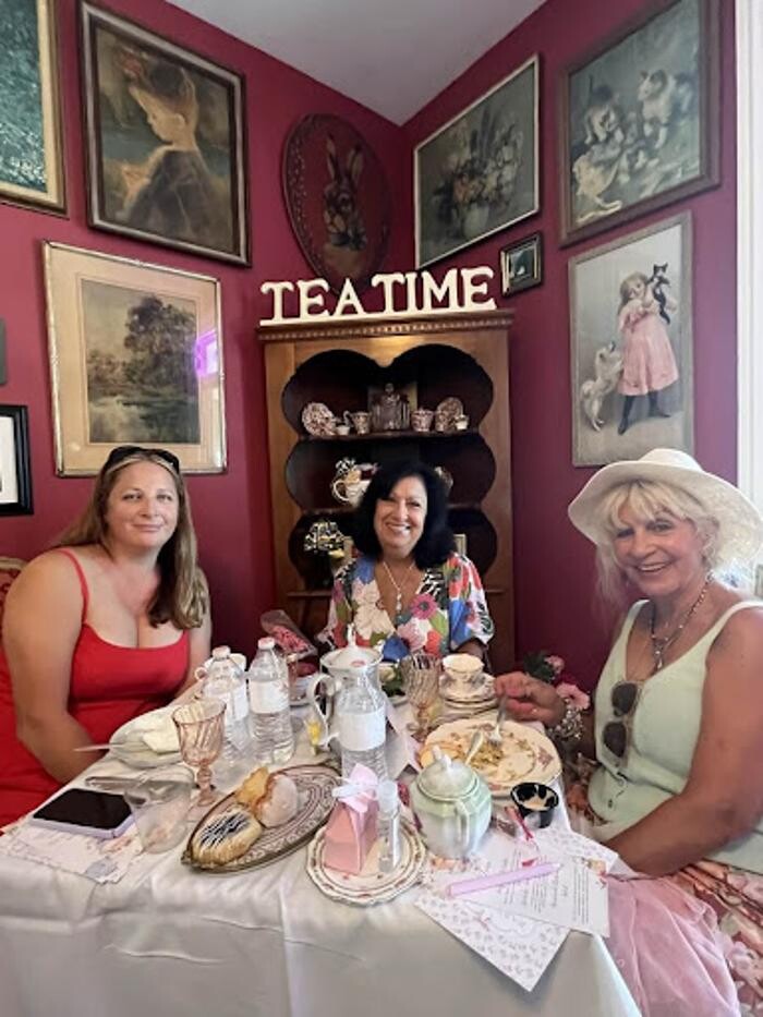 Images The Pink House Tea Room & Bnb