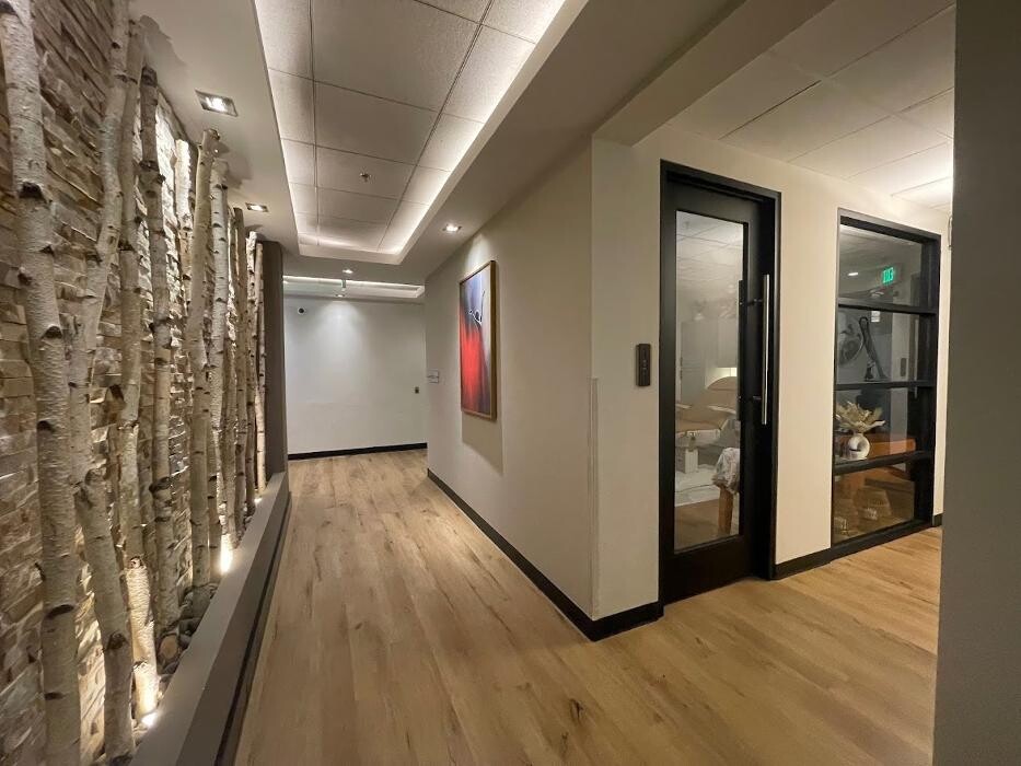 Images Blue Salon Suites