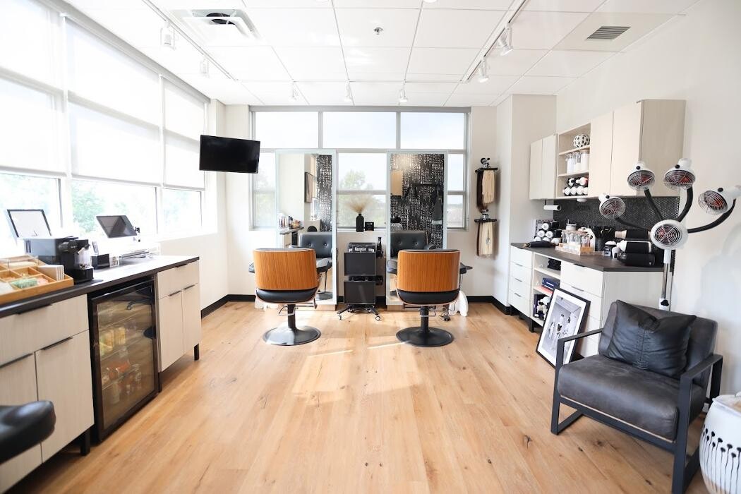 Images Blue Salon Suites