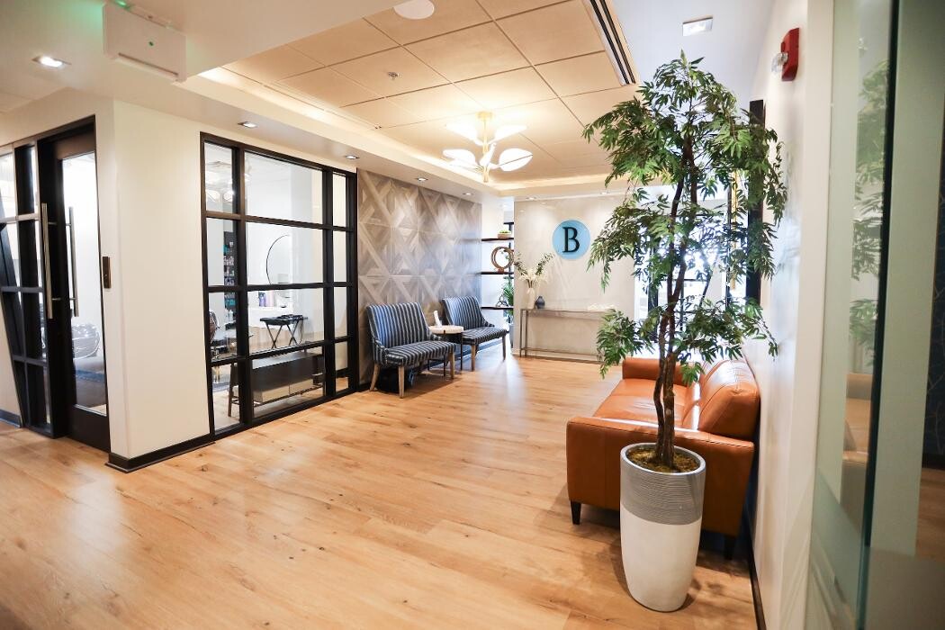 Images Blue Salon Suites
