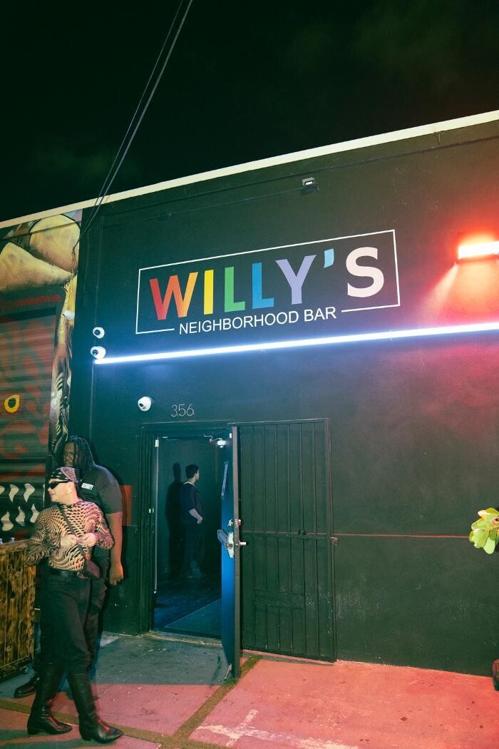 Images Willy's Neighborhood Bar