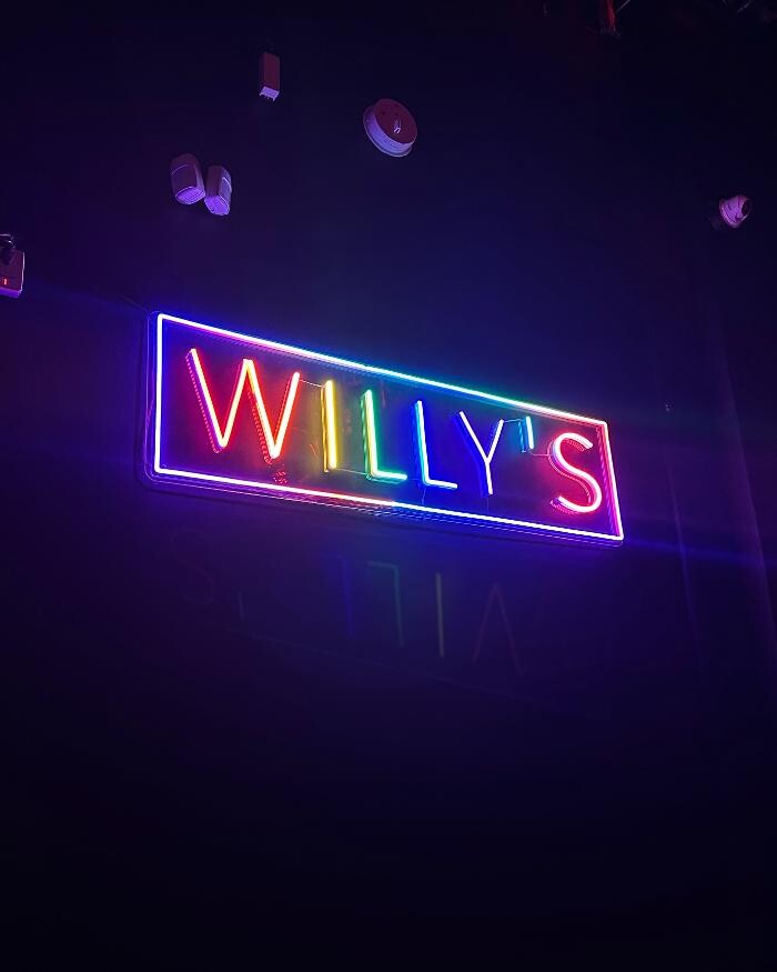 Images Willy's Neighborhood Bar