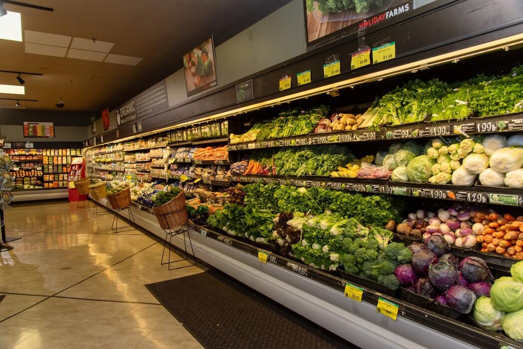 Images Holiday Farms Supermarket