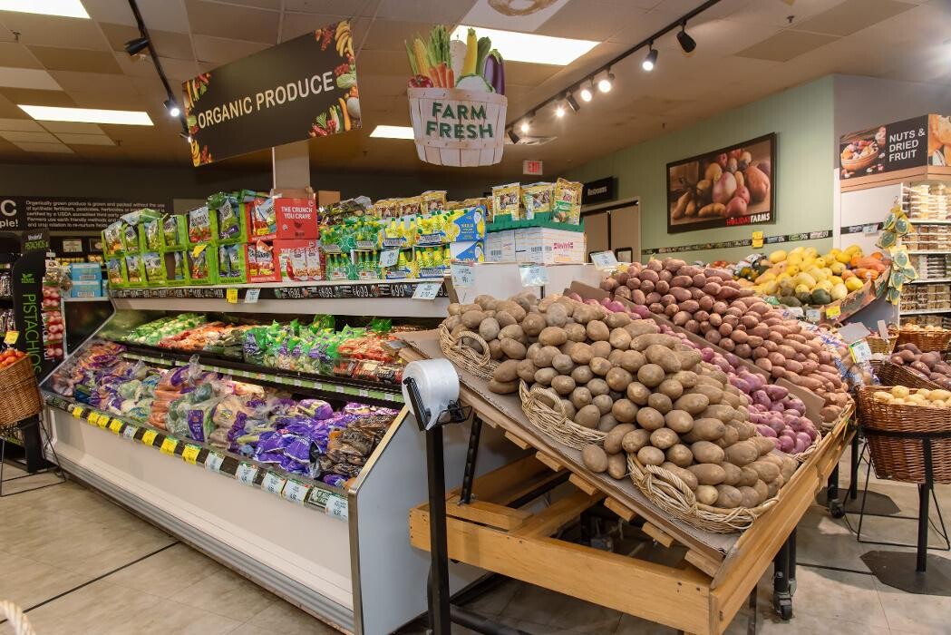 Images Holiday Farms Supermarket