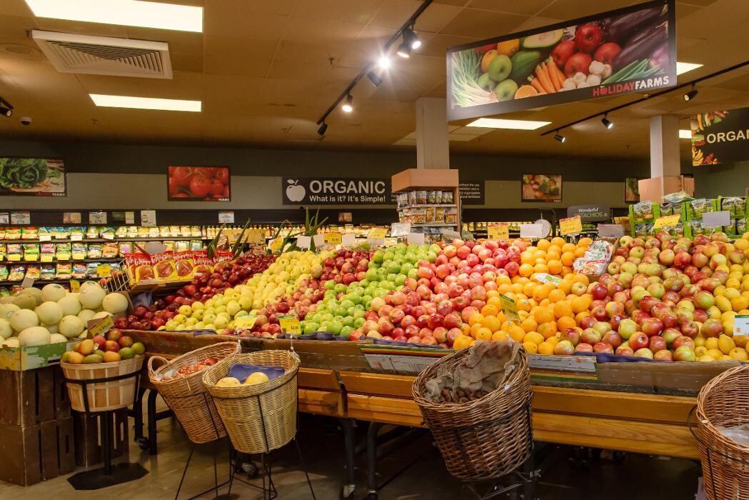 Images Holiday Farms Supermarket