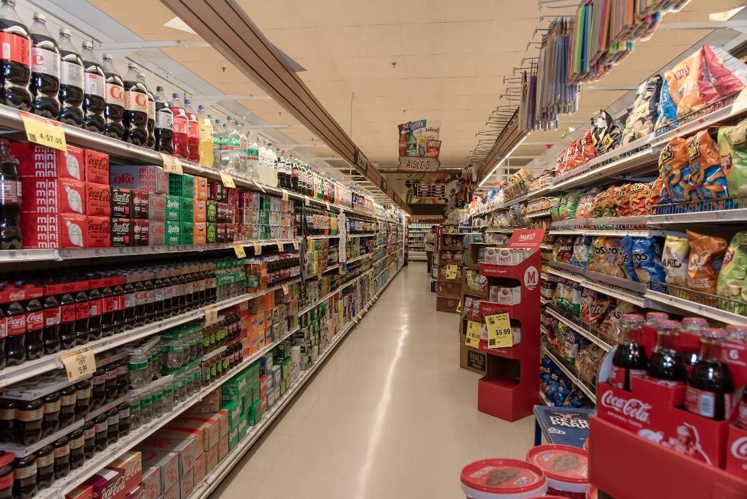 Images Holiday Farms Supermarket