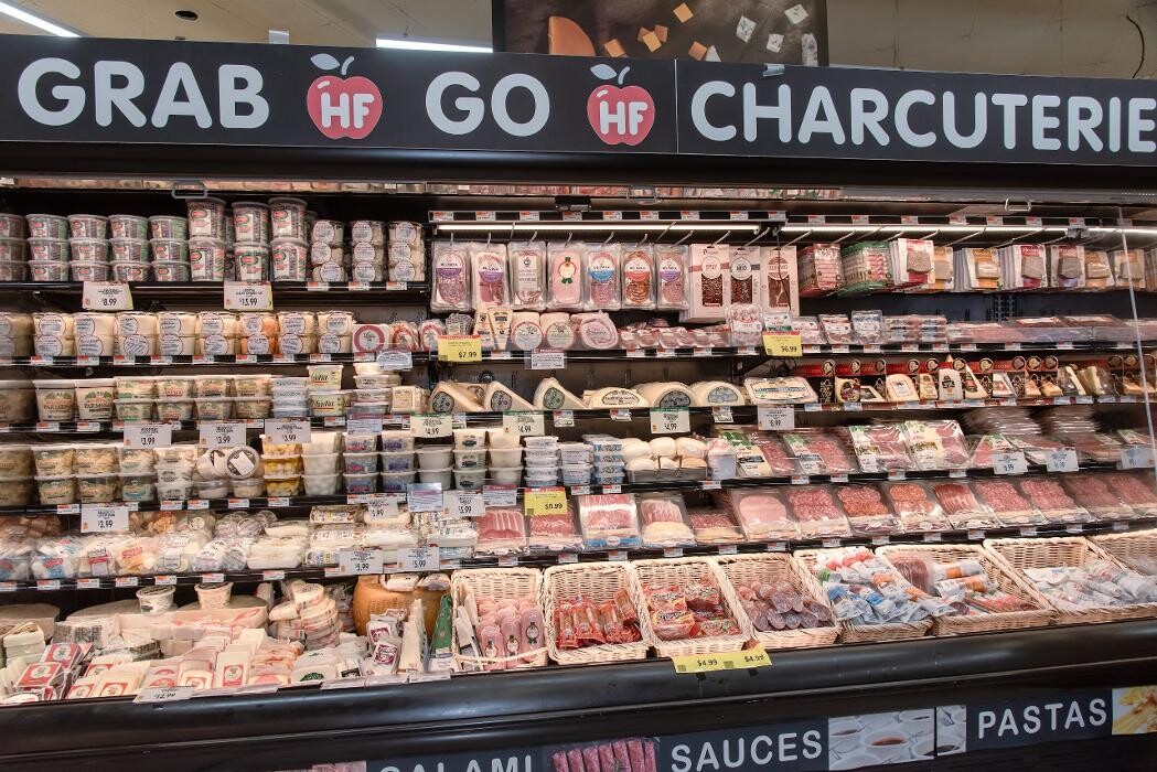 Images Holiday Farms Supermarket