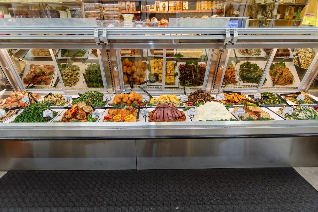 Images Holiday Farms Supermarket