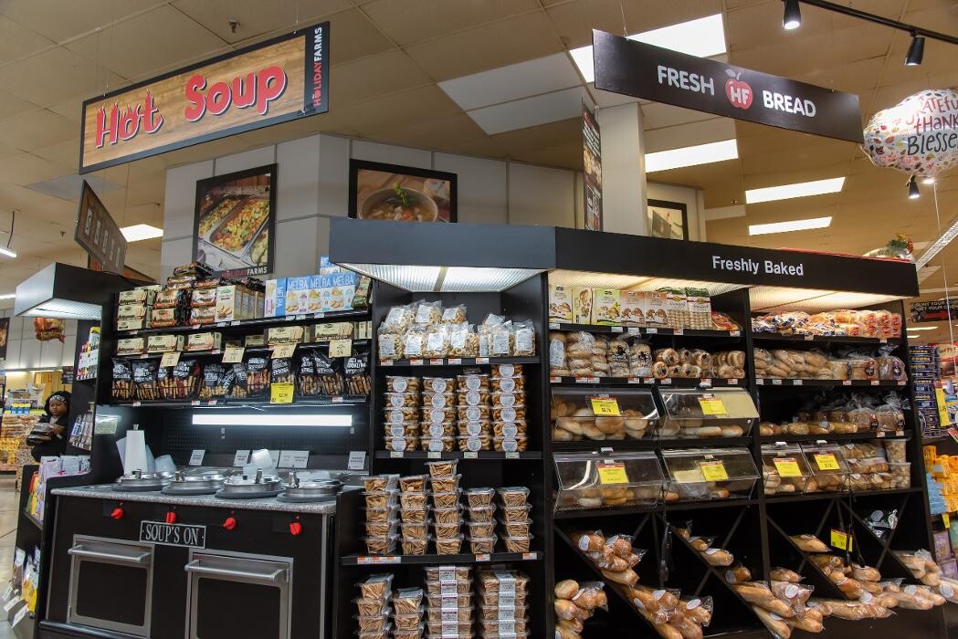 Images Holiday Farms Supermarket