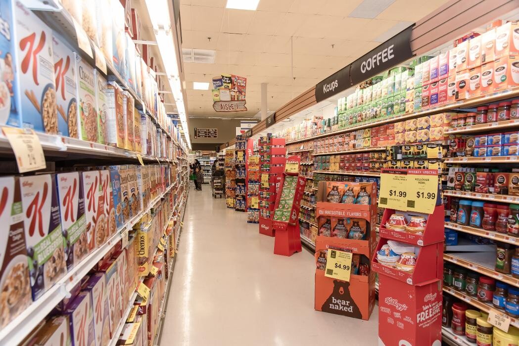 Images Holiday Farms Supermarket