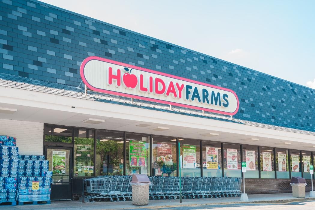 Images Holiday Farms Supermarket